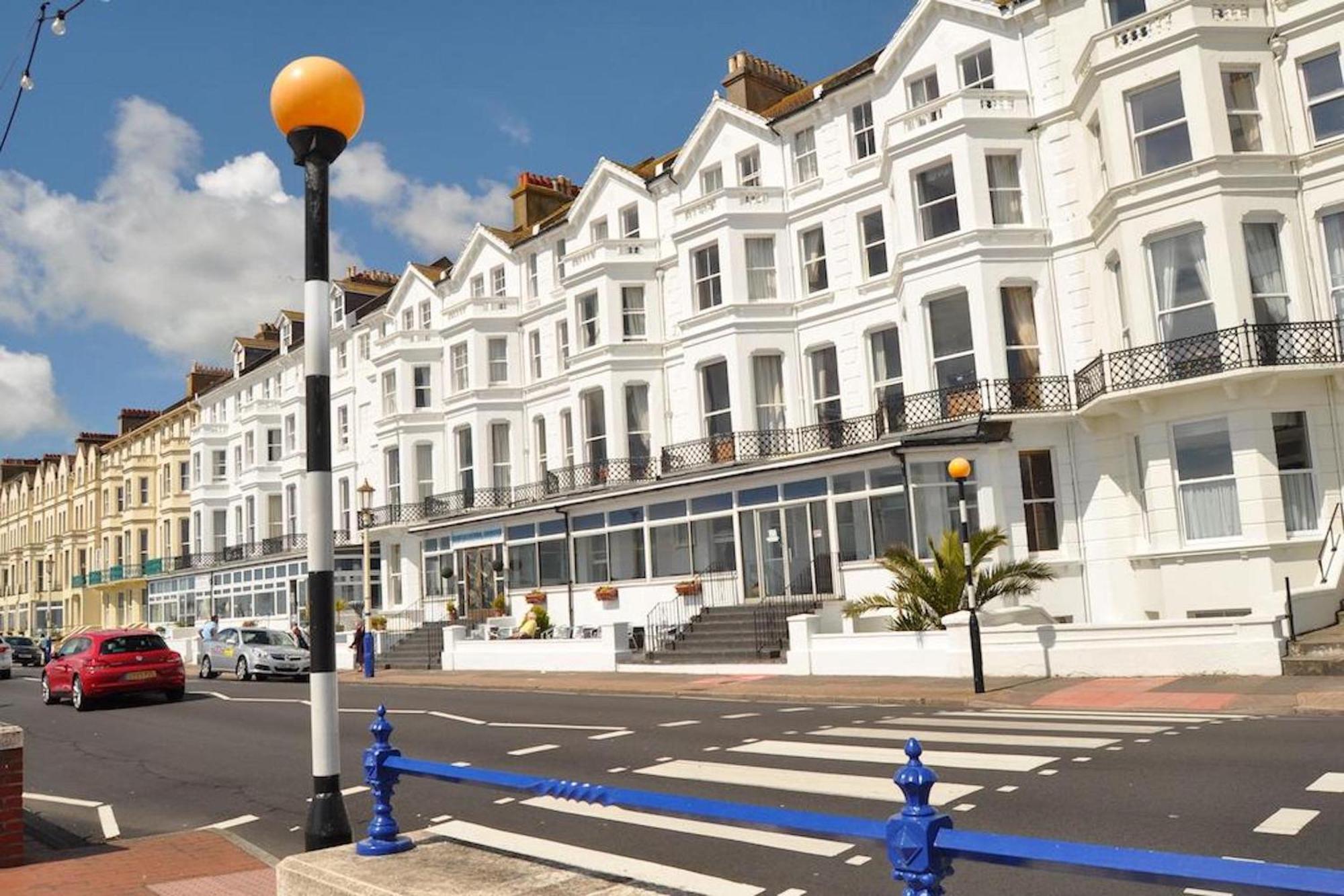 The Strand Hotel AEGON International Exteriér fotografie